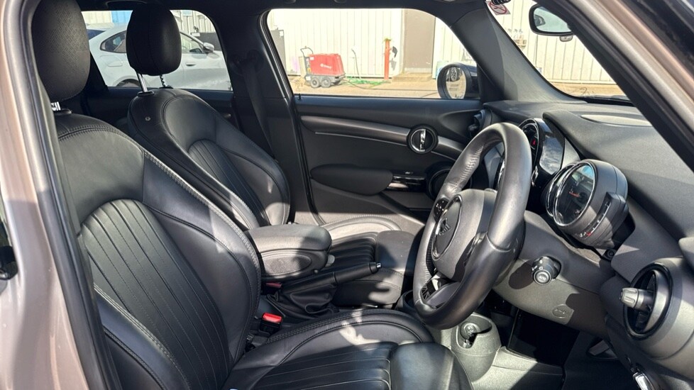 Used MINI Hatch 2022 for sale - 75929720: Photo 11