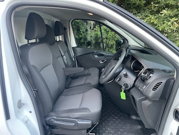 Used Nissan NV300 2020 for sale - 79302256: Photo