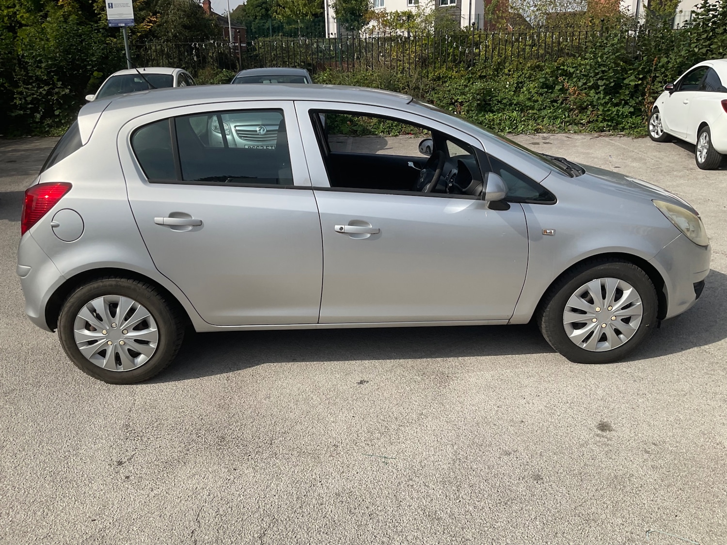 Used Vauxhall Corsa 2010 for sale - 76030270: Photo 4