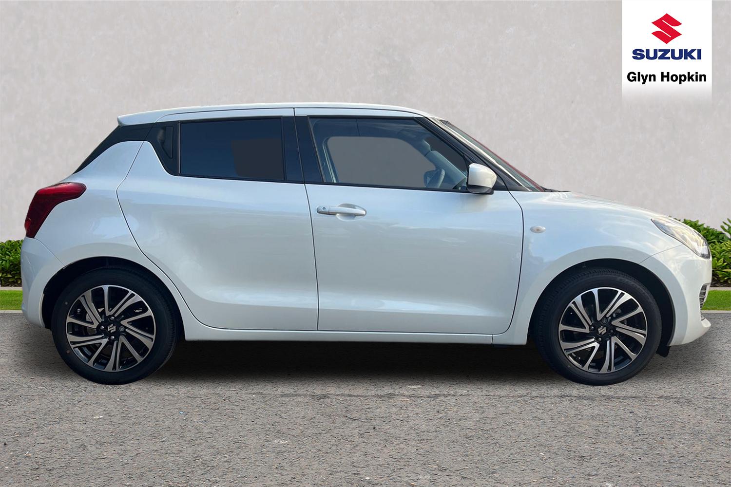 Used Suzuki Swift 2023 for sale - 75874093: Photo 2