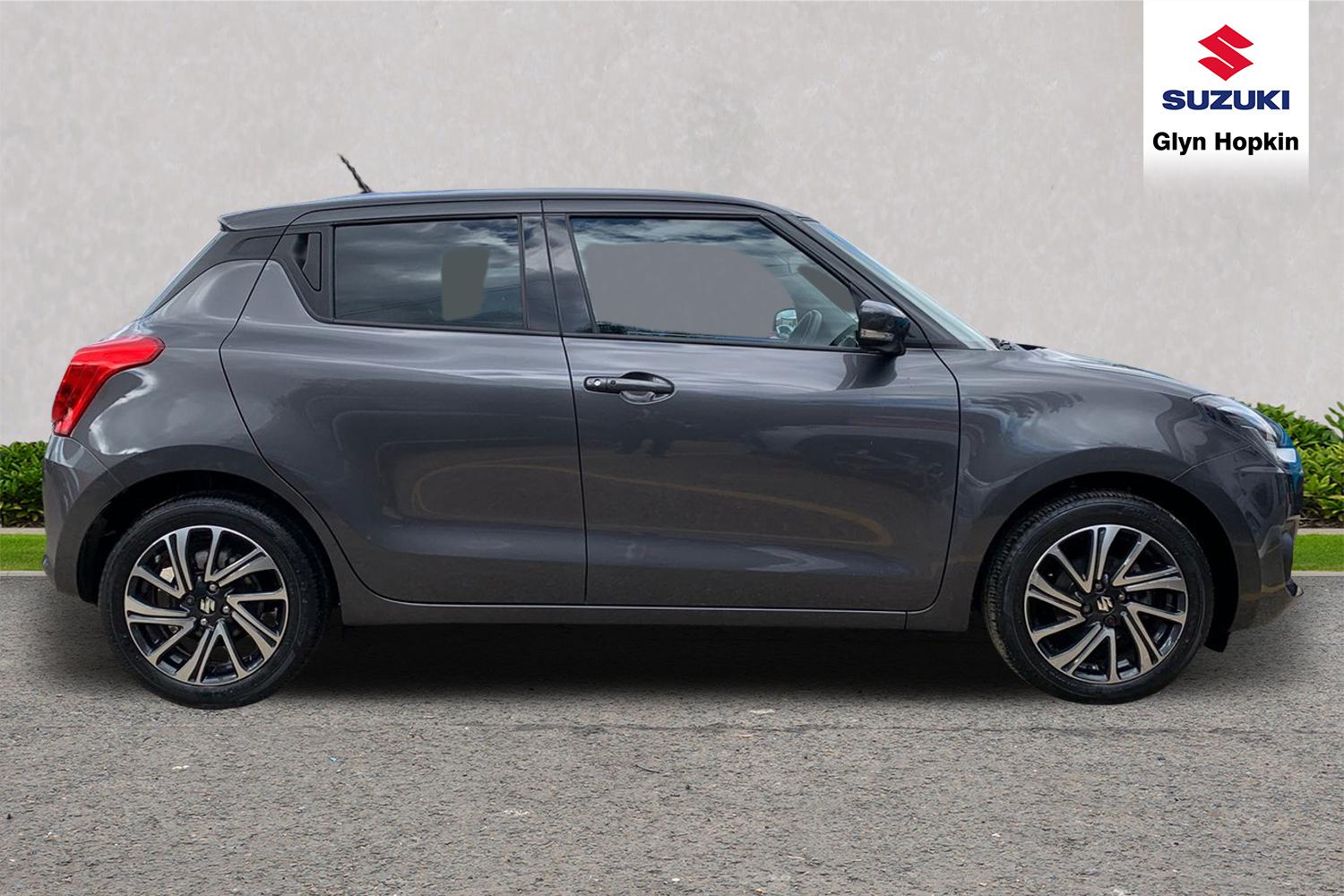 Used Suzuki Swift 2023 for sale - 75917012: Photo 2