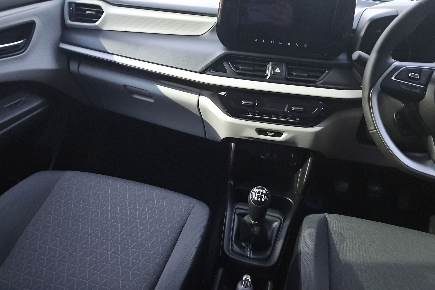 Used Suzuki Swift 2024 for sale - 77786104: Photo 14