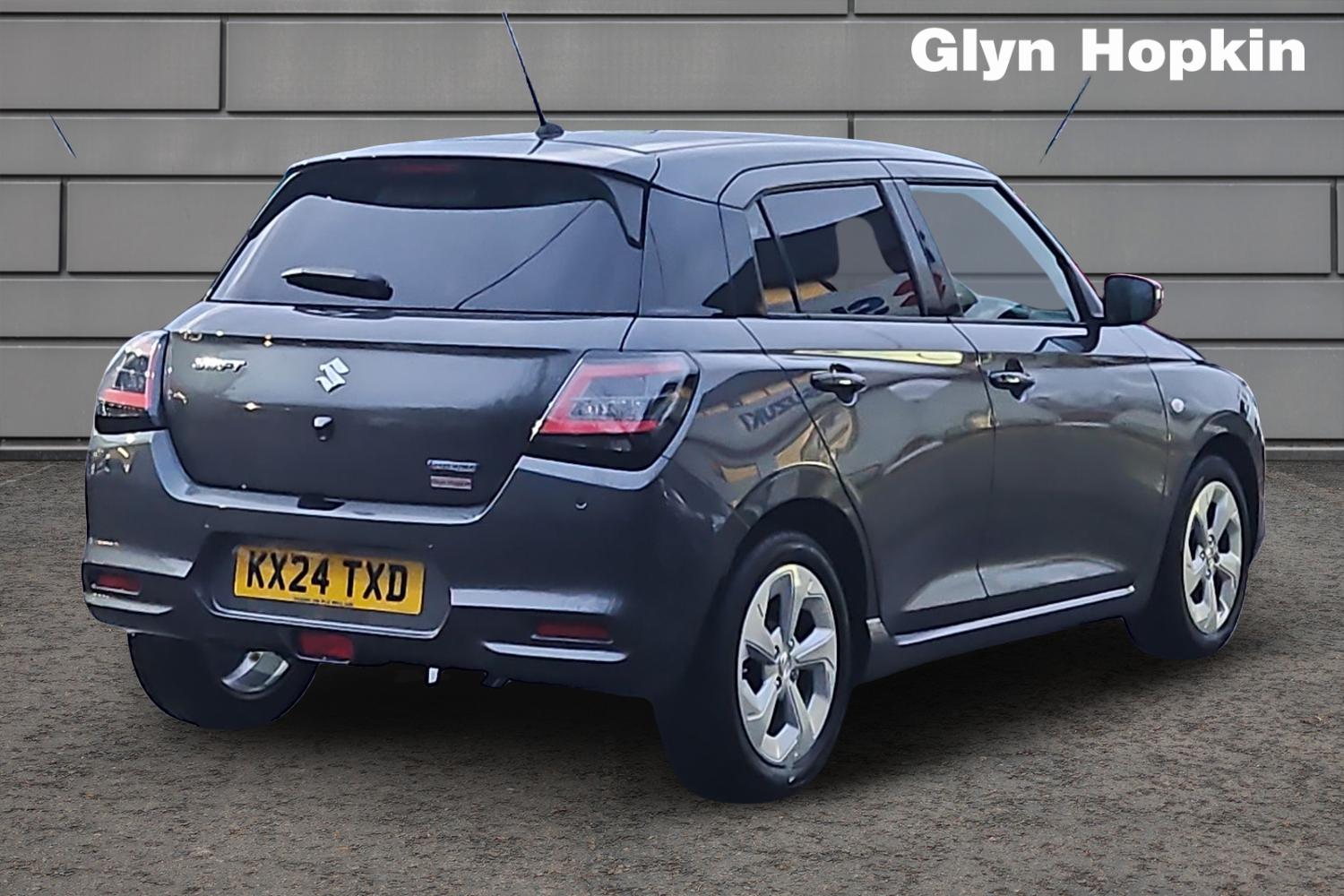 Used Suzuki Swift 2024 for sale - 77786104: Photo 3