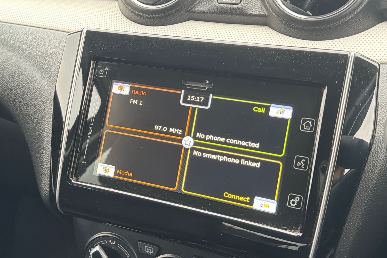 Used Suzuki Swift 2022 for sale - 76773272: Photo 17