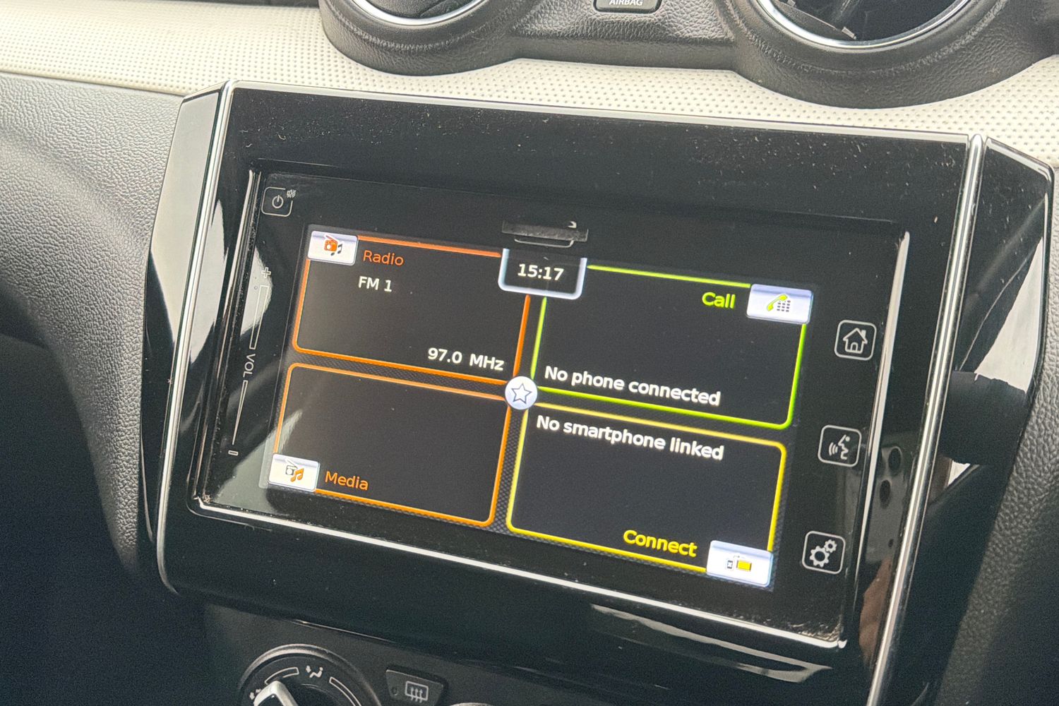 Used Suzuki Swift 2022 for sale - 76773272: Photo 18