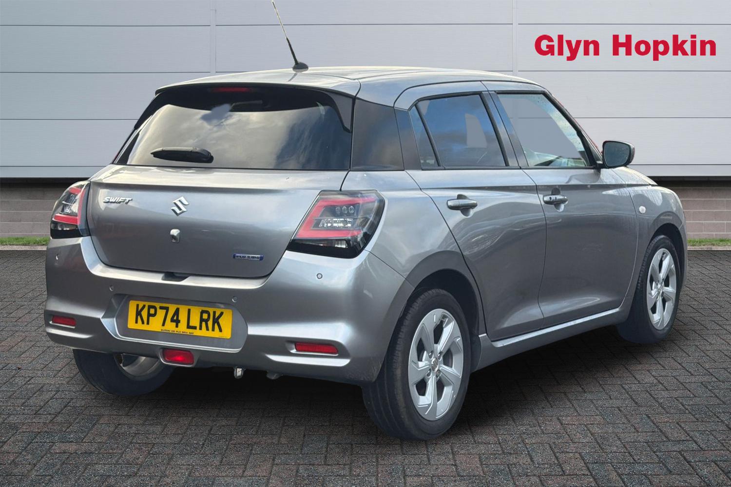 Used Suzuki Swift 2024 for sale - 78008985: Photo 3