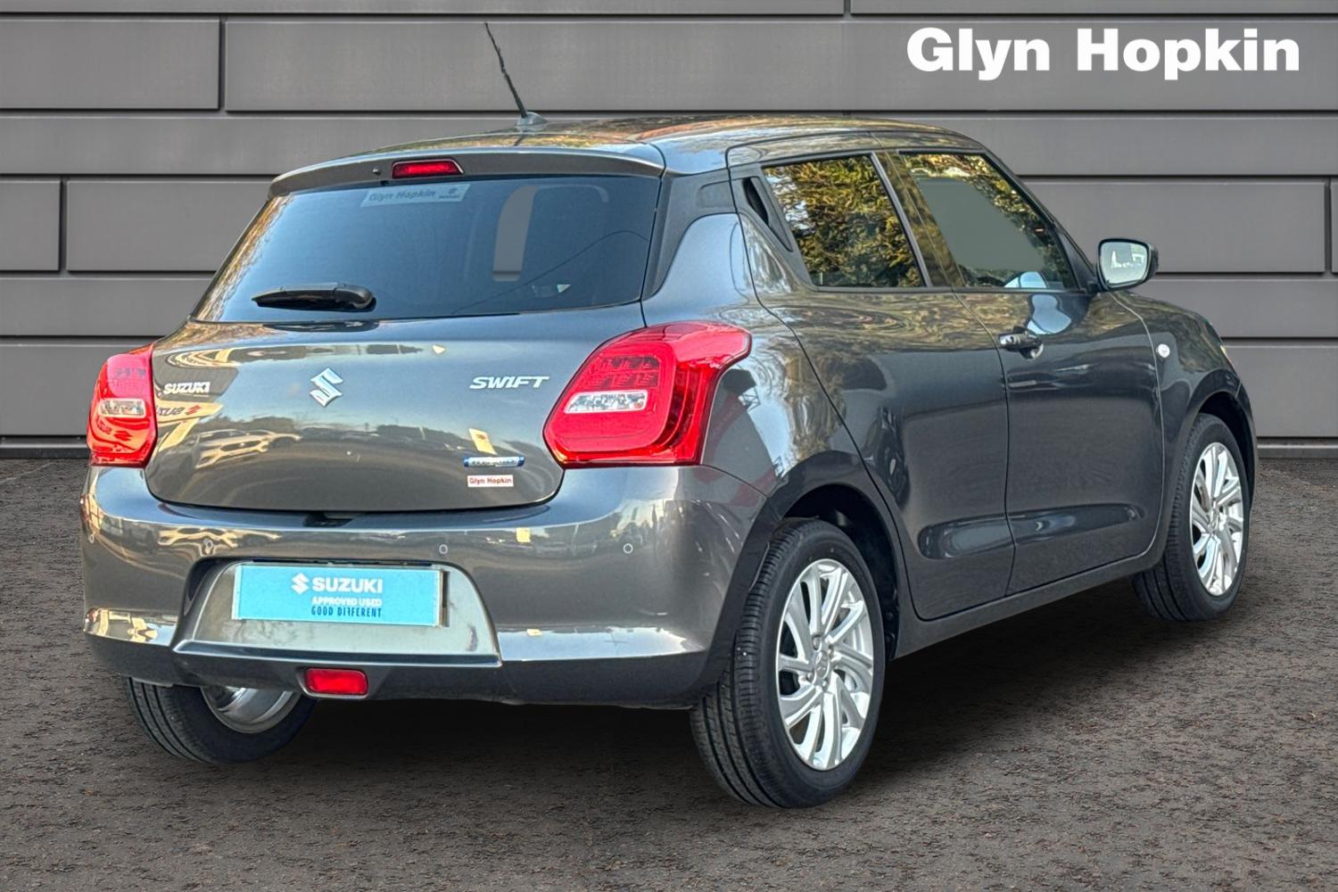 Used Suzuki Swift 2023 for sale - 76265482: Photo 3