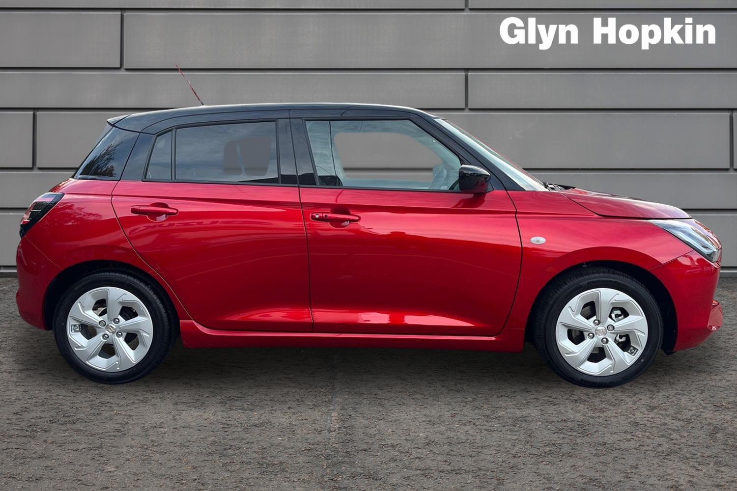 Used Suzuki Swift 2025 for sale - 77116112: Photo 2