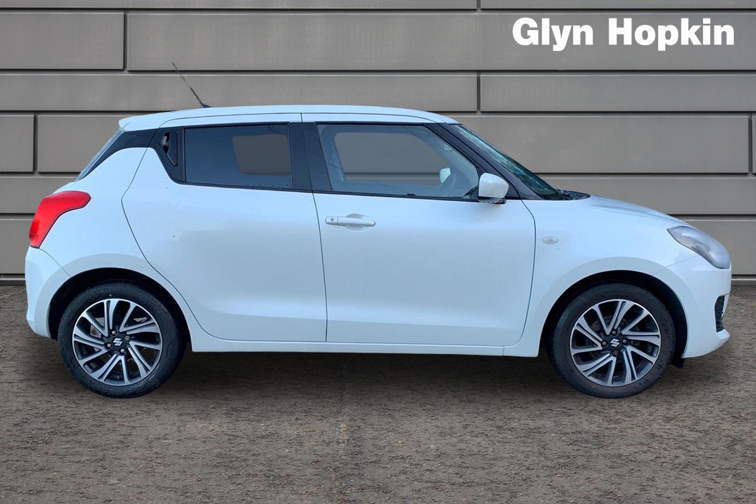 Used Suzuki Swift 2021 for sale - 77205577: Photo 2