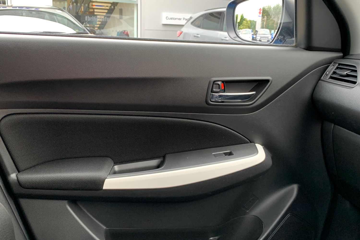 Used Suzuki Swift 2021 for sale - 76161416: Photo 36