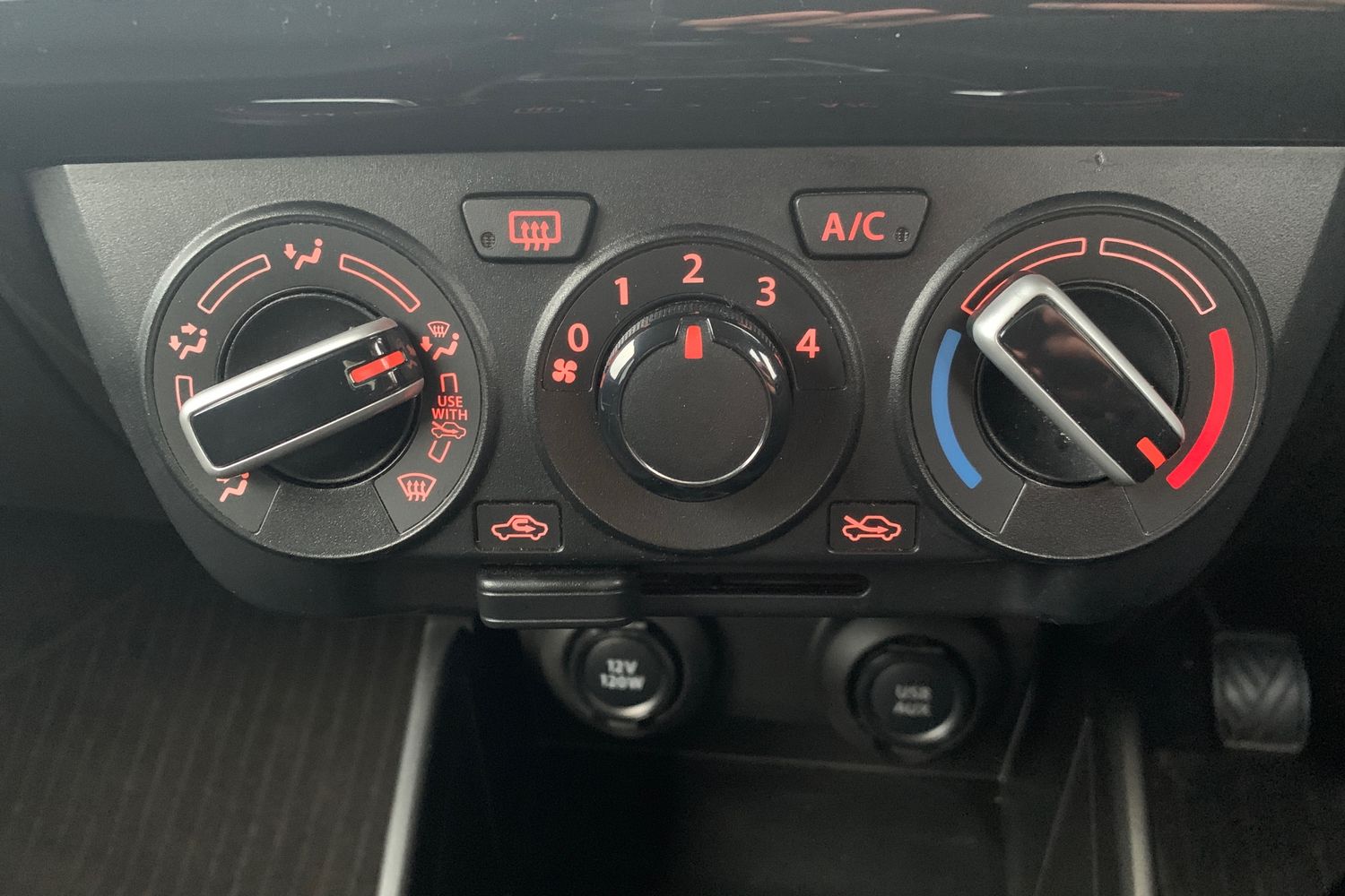 Used Suzuki Swift 2023 for sale - 76894762: Photo 15