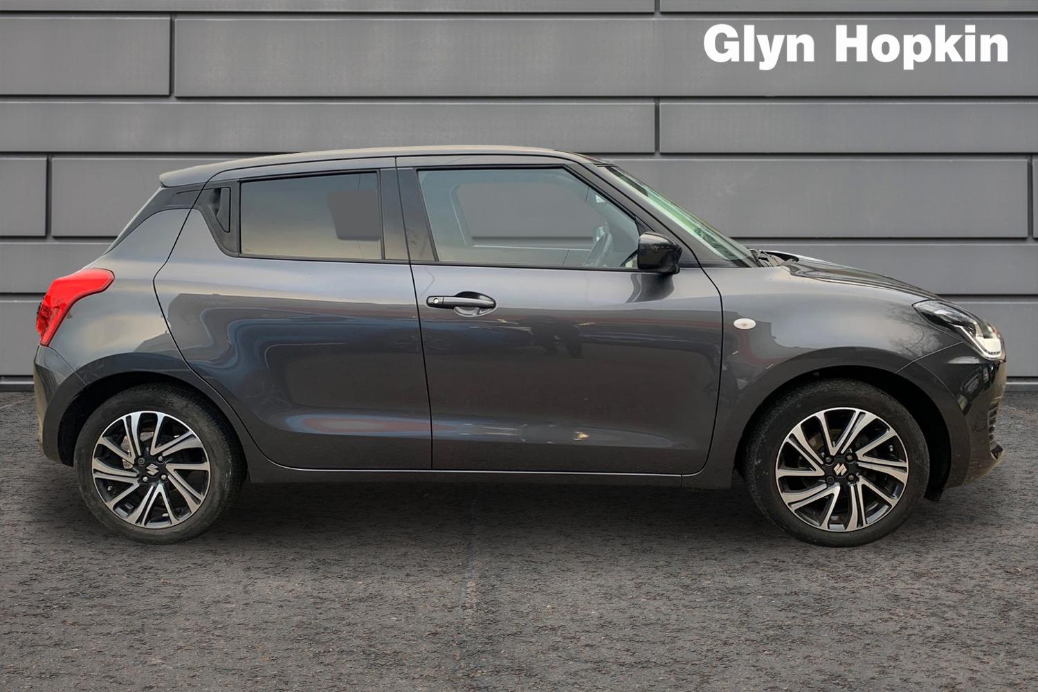 Used Suzuki Swift 2023 for sale - 76894762: Photo 2