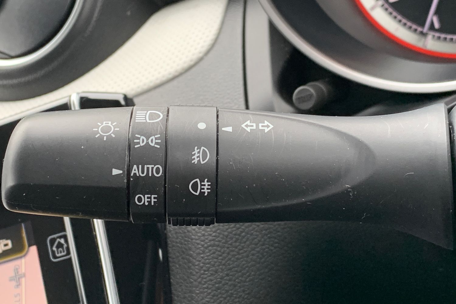 Used Suzuki Swift 2023 for sale - 76161239: Photo 28