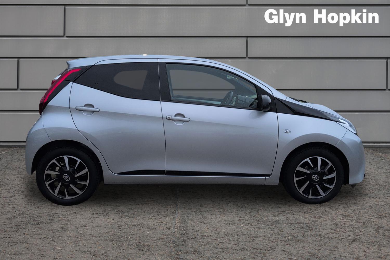 Used Toyota AYGO 2021 for sale - 77660326: Photo 2