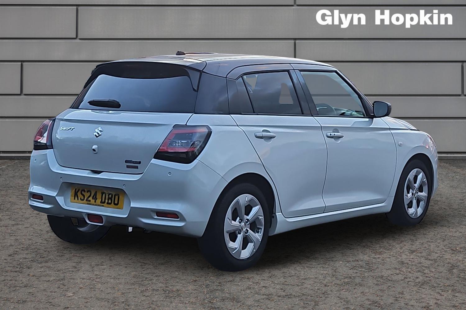 Used Suzuki Swift 2024 for sale - 77133859: Photo 3