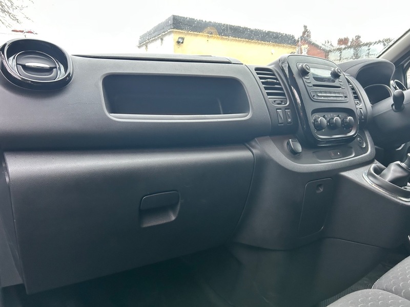 Used Vauxhall Vivaro 2016 for sale - 77452690: Photo 20
