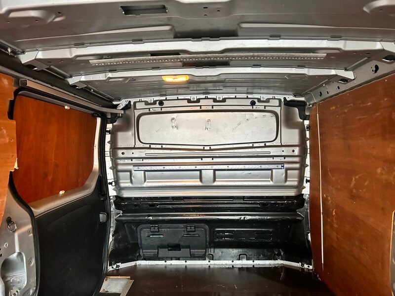 Used Vauxhall Vivaro 2016 for sale - 77452690: Photo 24