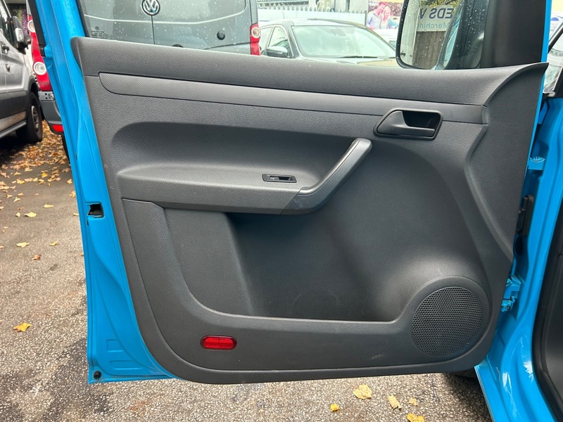 Used Volkswagen Caddy Maxi 2011 for sale - 76280563: Photo 12