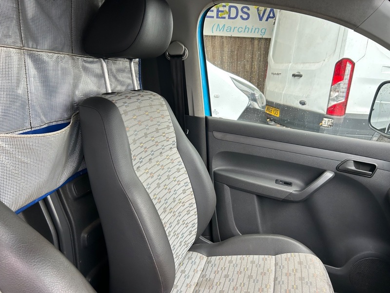 Used Volkswagen Caddy Maxi 2011 for sale - 76280563: Photo 16