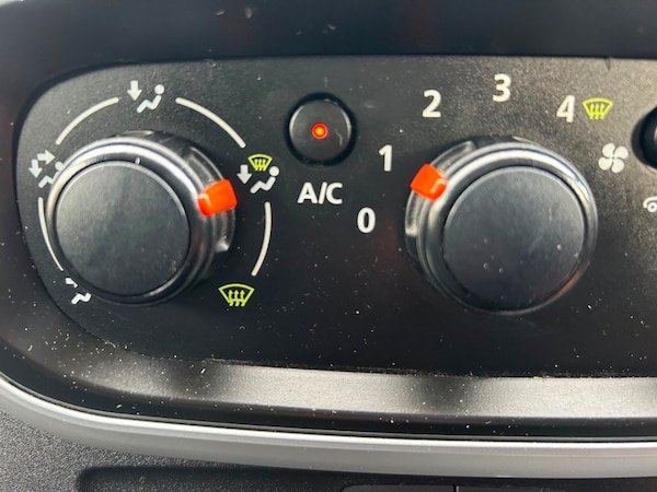 Used Vauxhall Vivaro 2015 for sale - 76224172: Photo 15