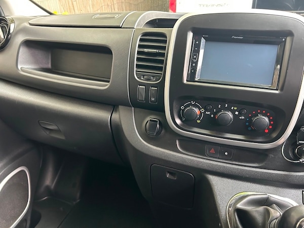 Used Vauxhall Vivaro 2015 for sale - 76224172: Photo 18