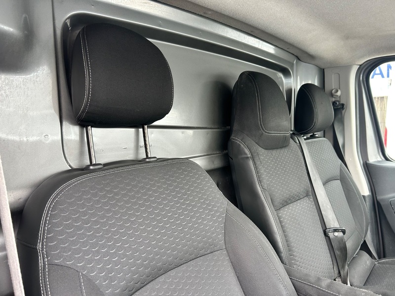 Used Vauxhall Vivaro 2015 for sale - 77535660: Photo 21