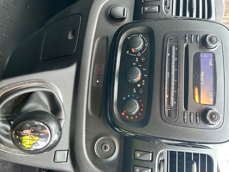 Used Vauxhall Vivaro 2015 for sale - 77535660: Photo 6