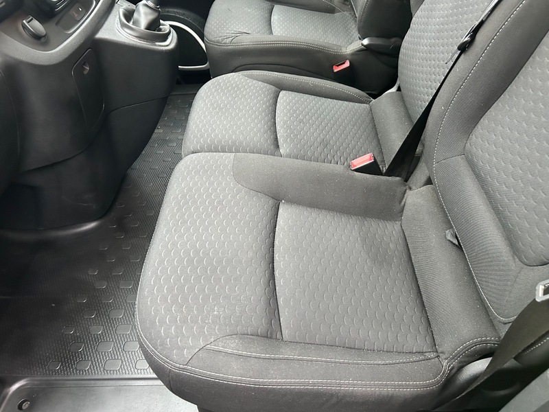 Used Vauxhall Vivaro 2015 for sale - 77535660: Photo 9