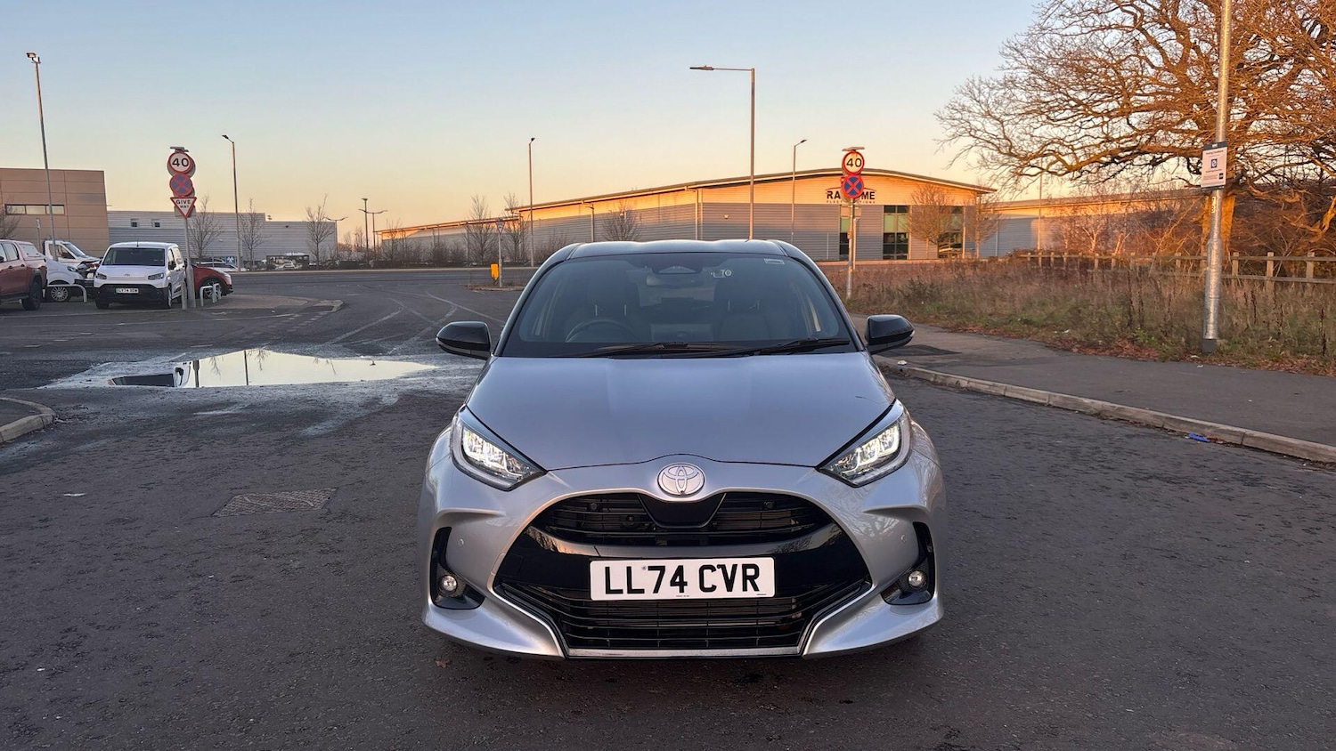 Used Toyota Yaris 2024 for sale - 77073908: Photo 17