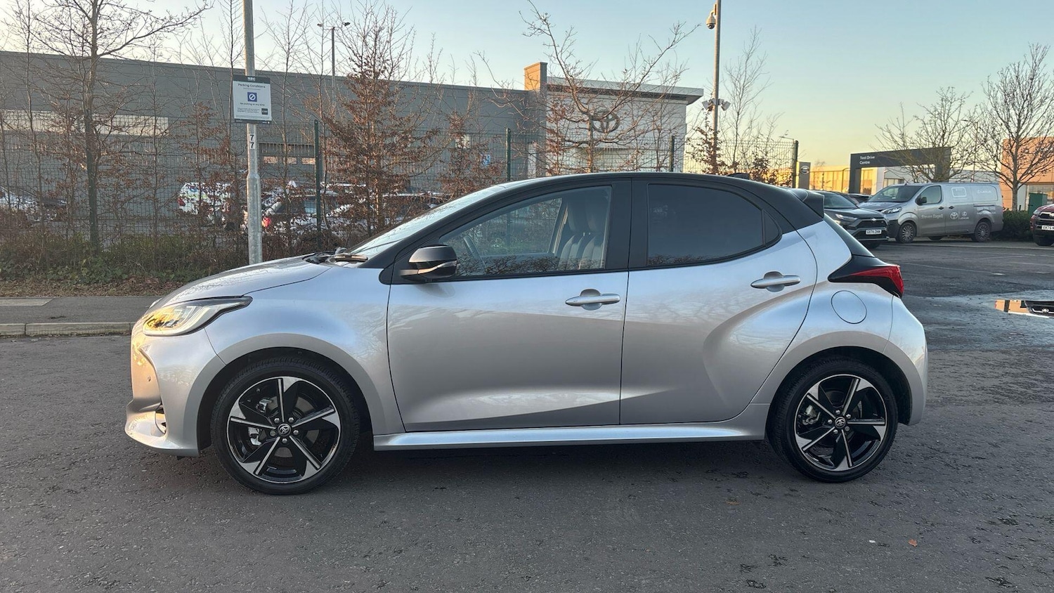 Used Toyota Yaris 2024 for sale - 77073908: Photo 19