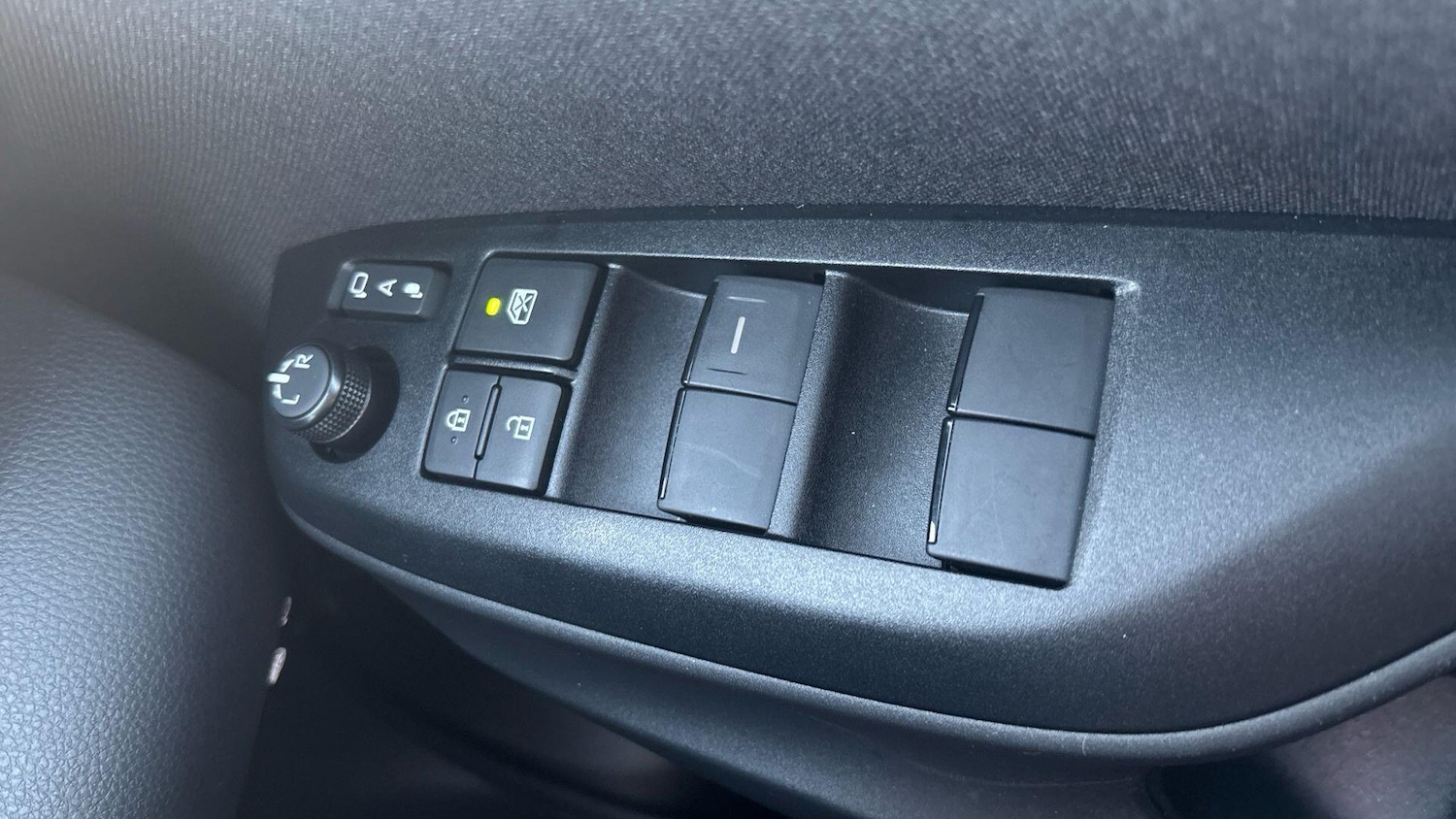 Used Toyota Yaris 2024 for sale - 77073908: Photo 29