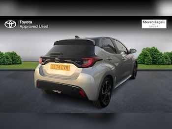 Used Toyota Yaris 2024 for sale - 77073908: Photo