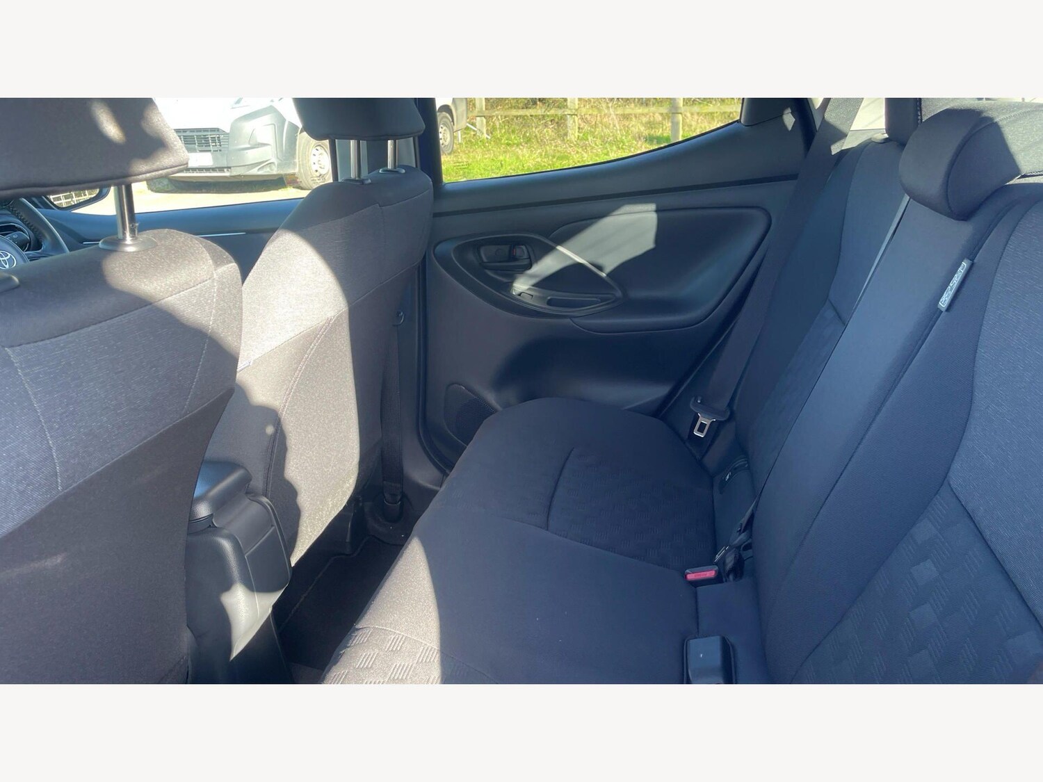 Used Toyota Yaris 2024 for sale - 77939570: Photo 15