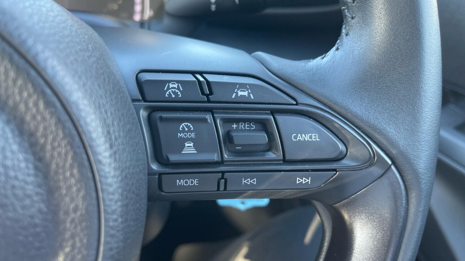 Used Toyota Yaris 2024 for sale - 77939570: Photo 32