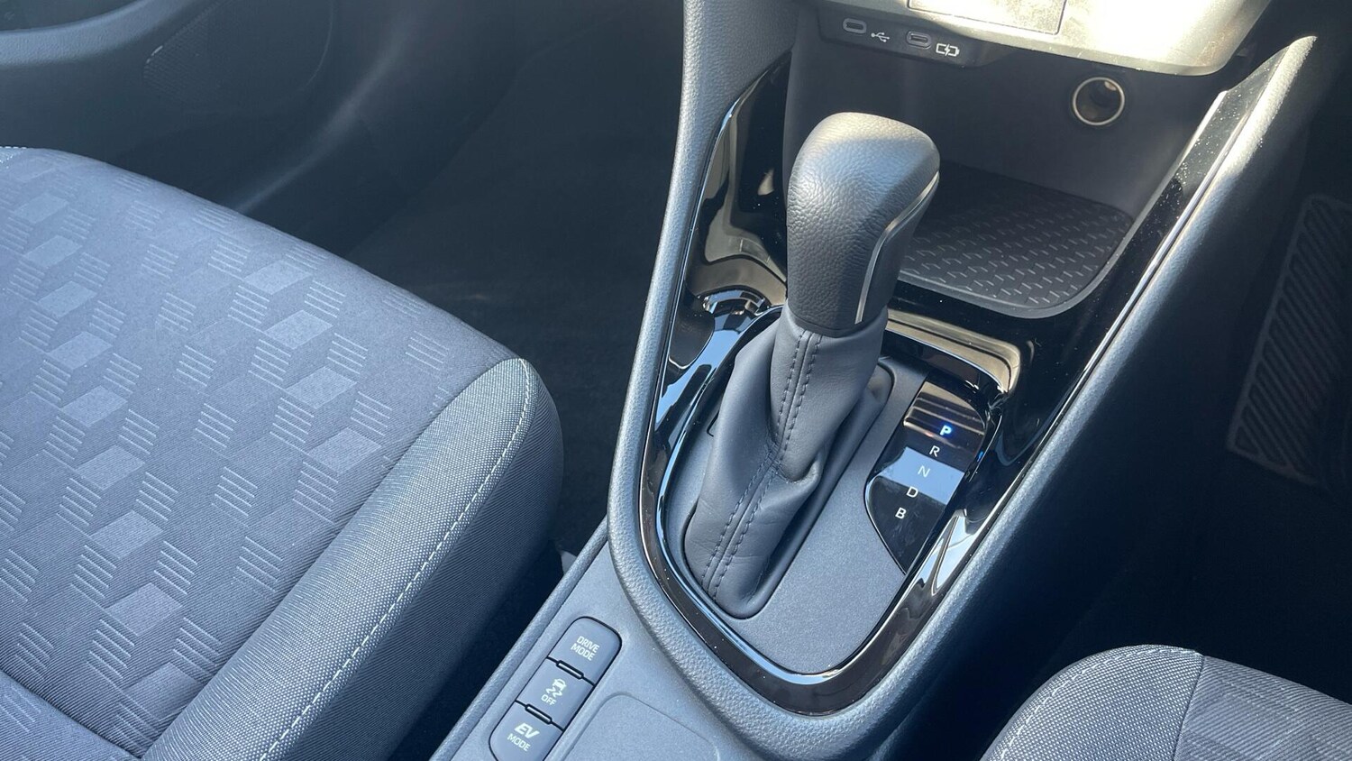 Used Toyota Yaris 2024 for sale - 77939570: Photo 37