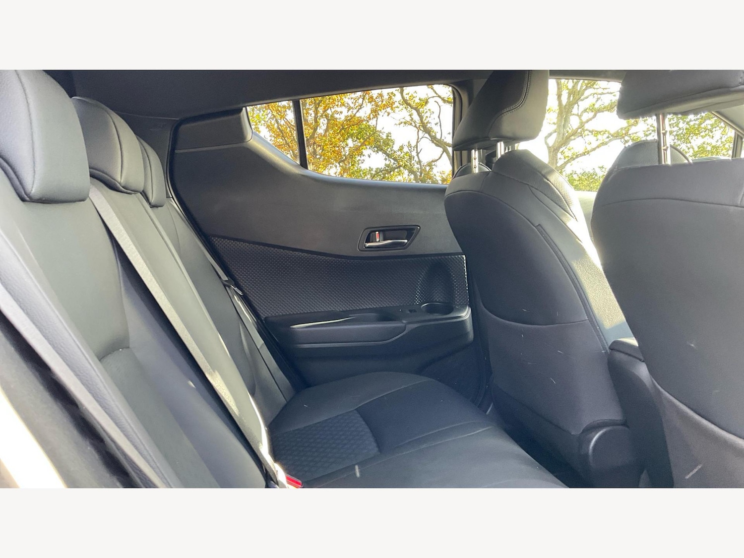 Used Toyota C-HR 2023 for sale - 76260302: Photo 14