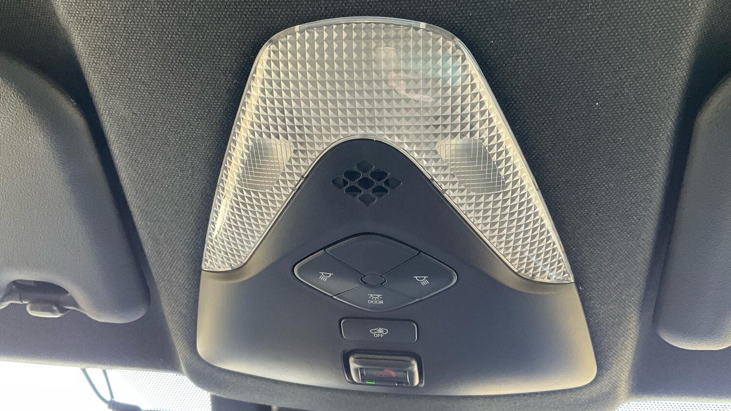 Used Toyota C-HR 2023 for sale - 76260302: Photo 41