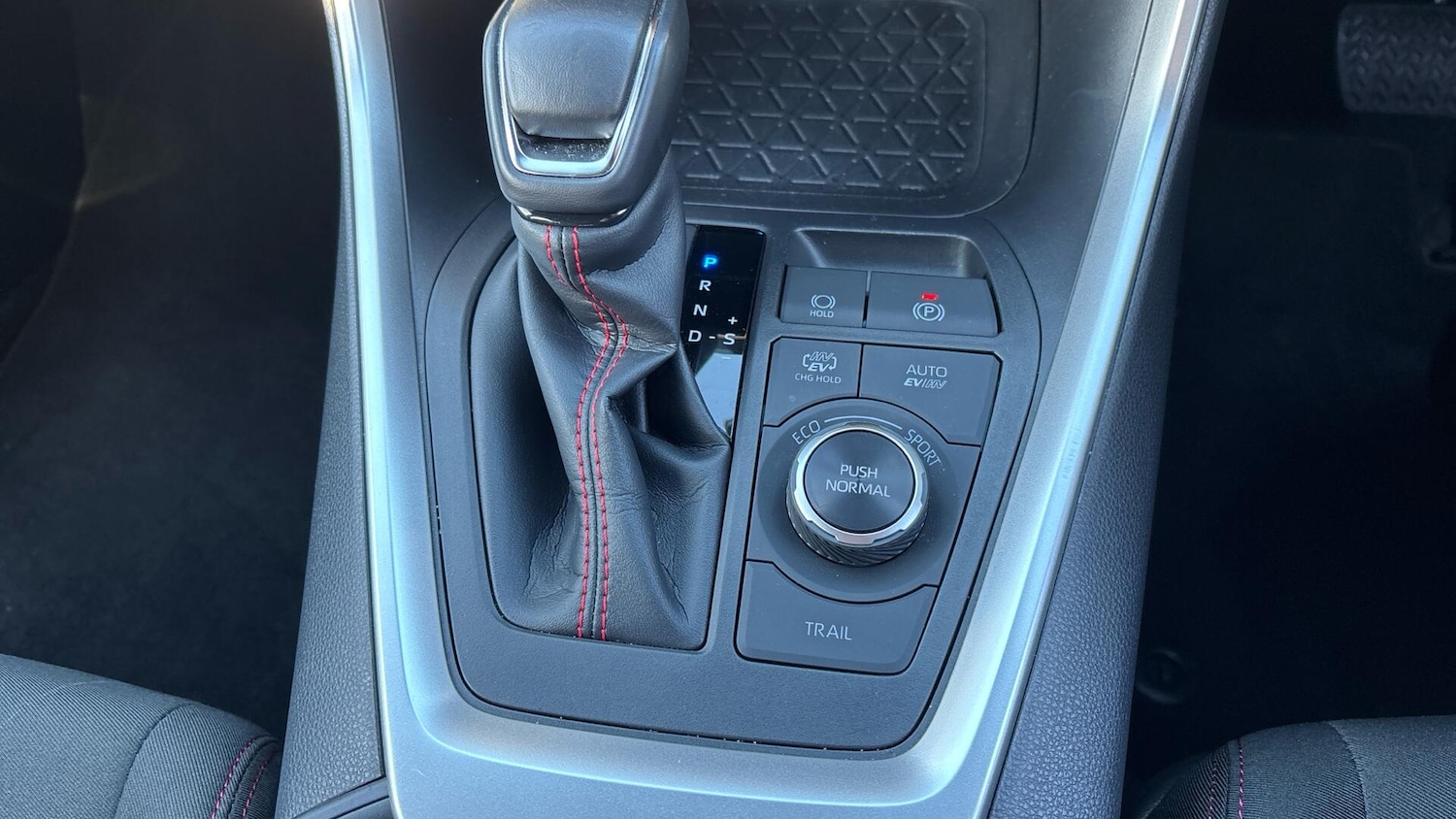 Used Toyota RAV4 2025 for sale - 77098203: Photo 32