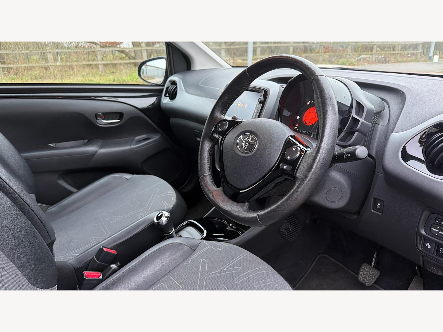 Used Toyota AYGO 2018 for sale - 77343856: Photo 13