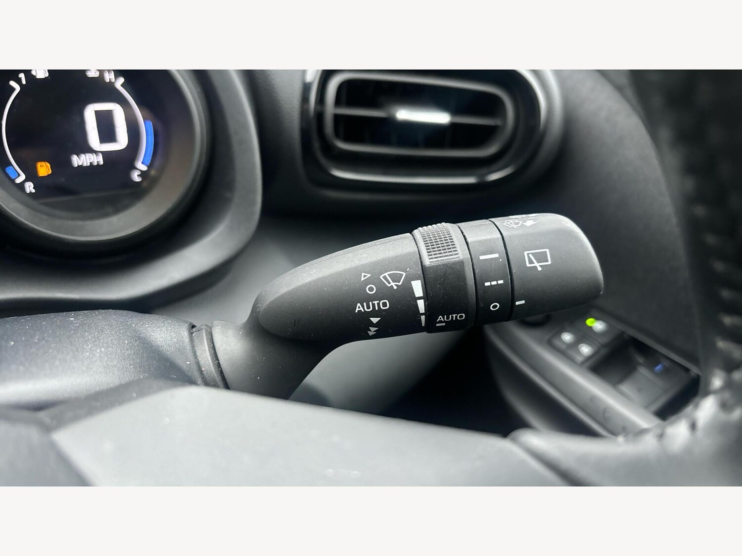 Used Toyota Yaris 2023 for sale - 76549749: Photo 32