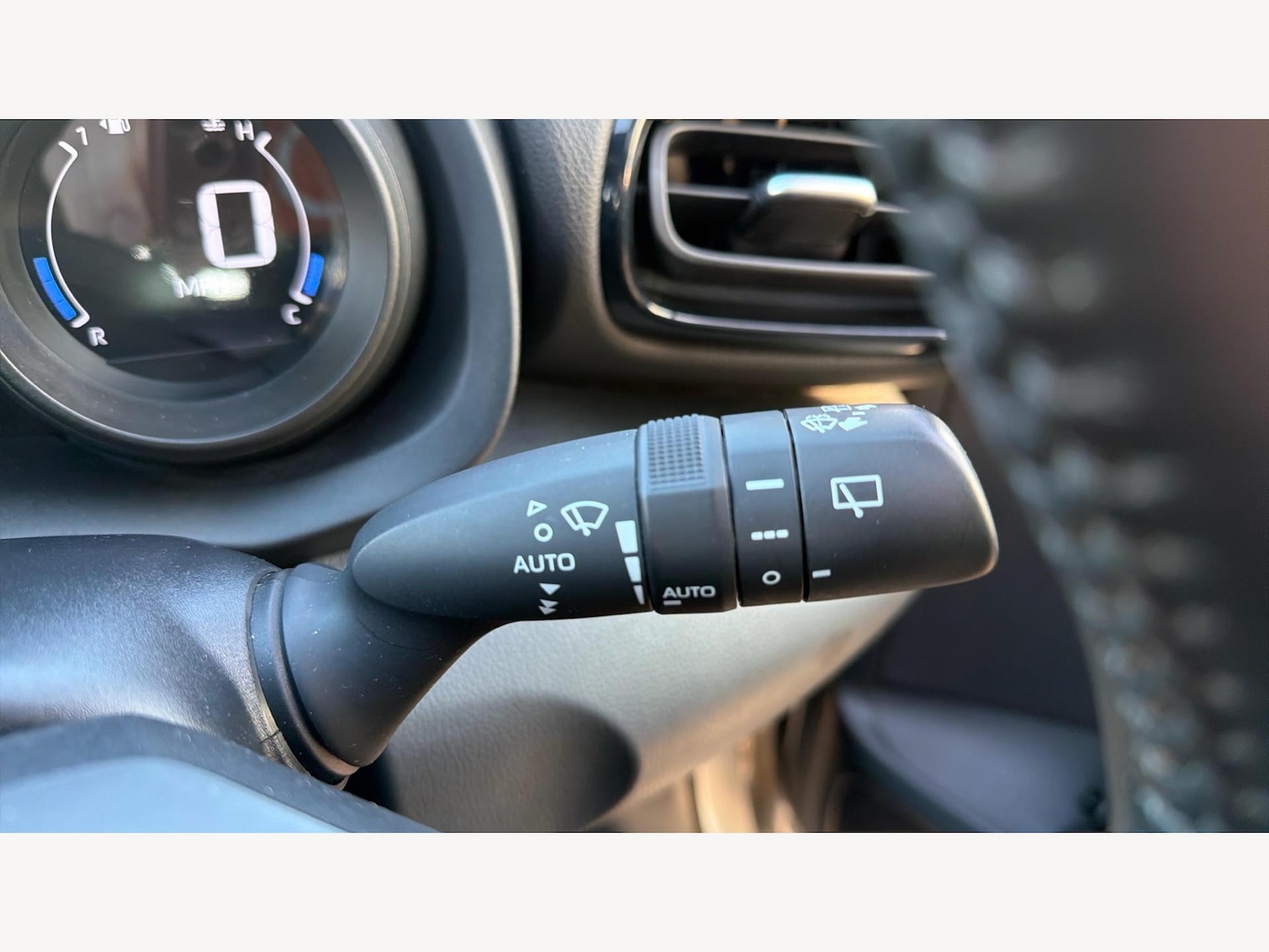 Used Toyota Yaris Cross for sale - 77320469: Photo 25