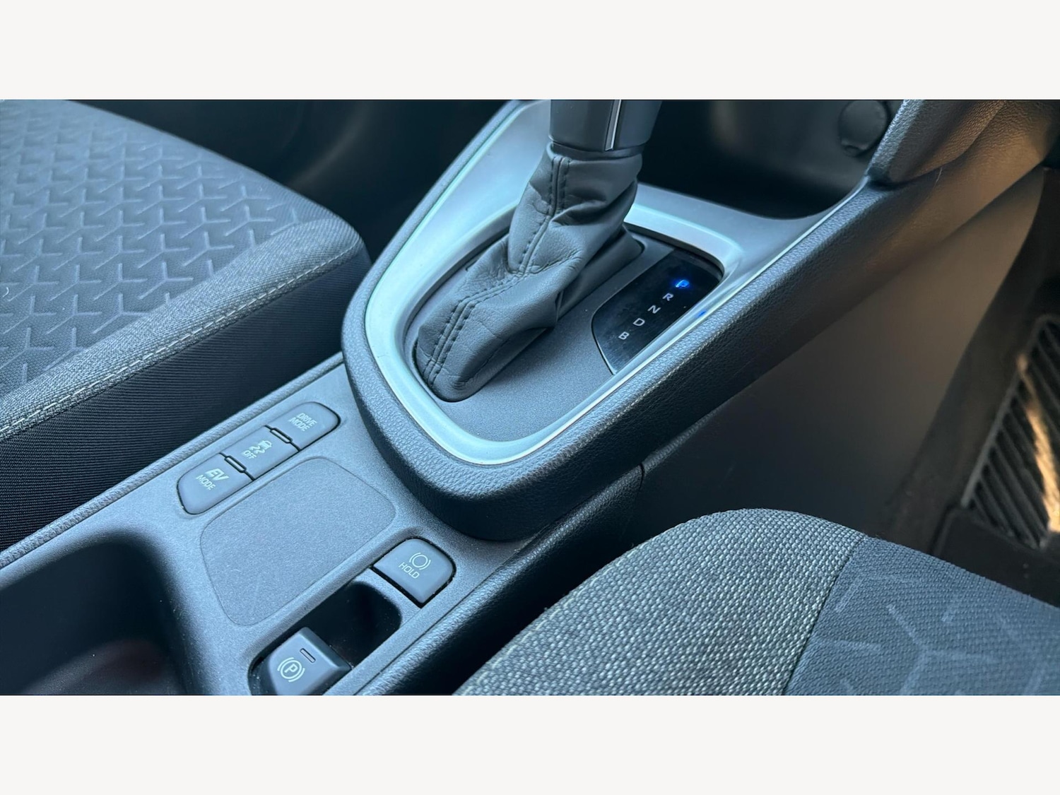 Used Toyota Yaris Cross for sale - 77320469: Photo 28