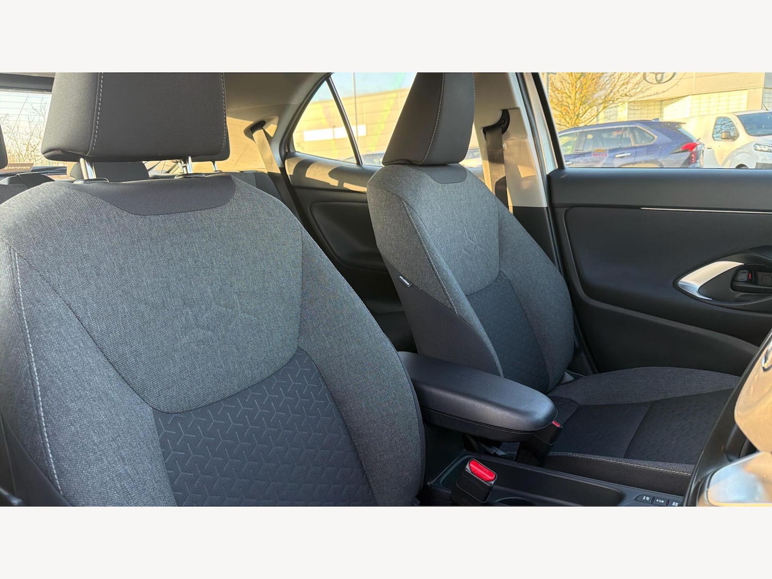 Used Toyota Yaris Cross for sale - 77320469: Photo 31