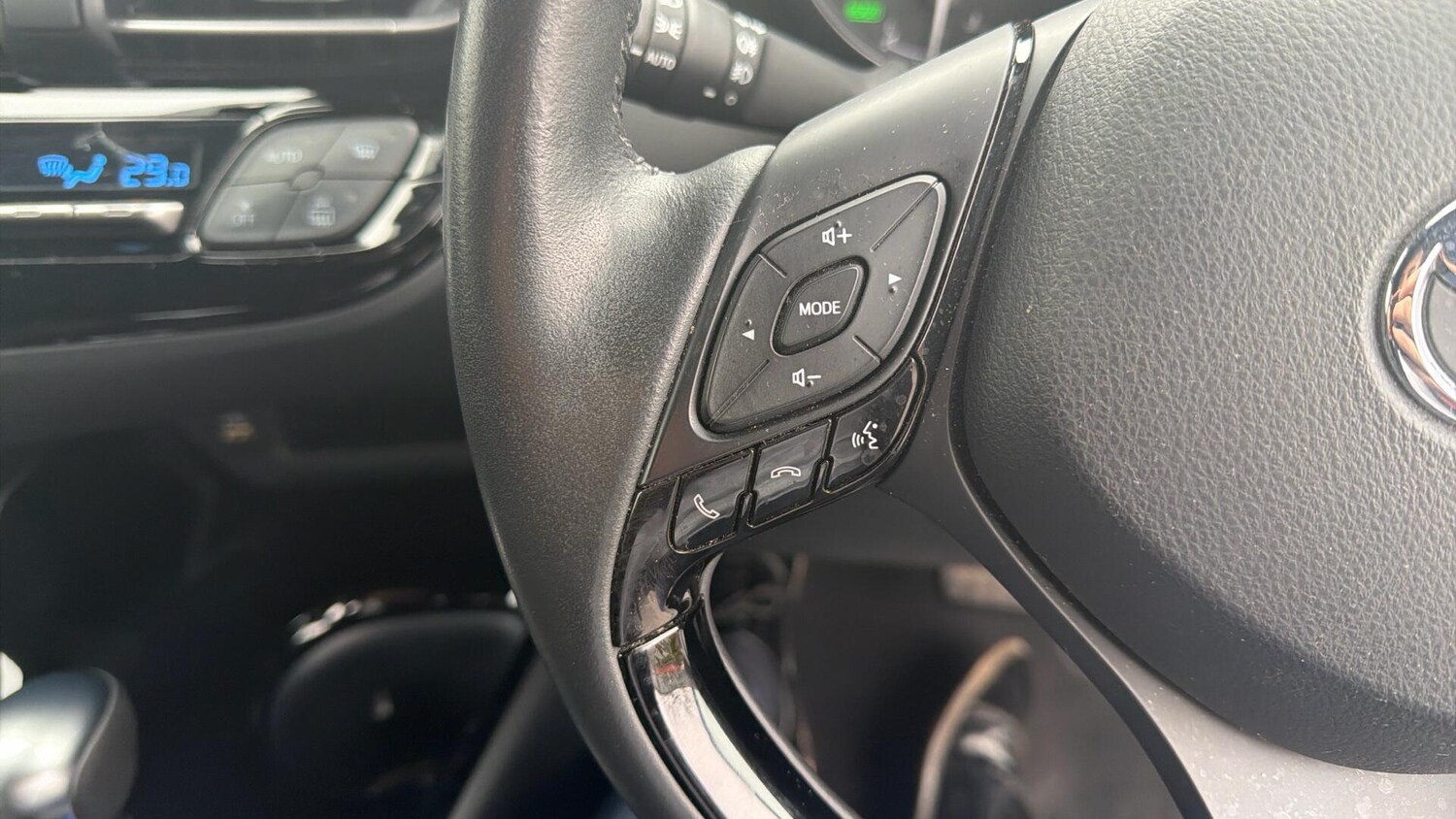 Used Toyota C-HR 2023 for sale - 77925981: Photo 32