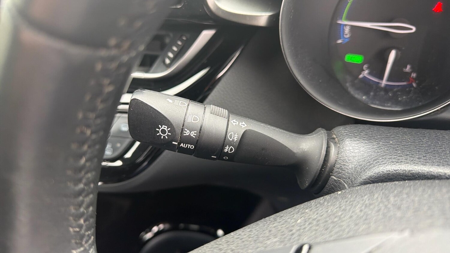 Used Toyota C-HR 2023 for sale - 77925981: Photo 33