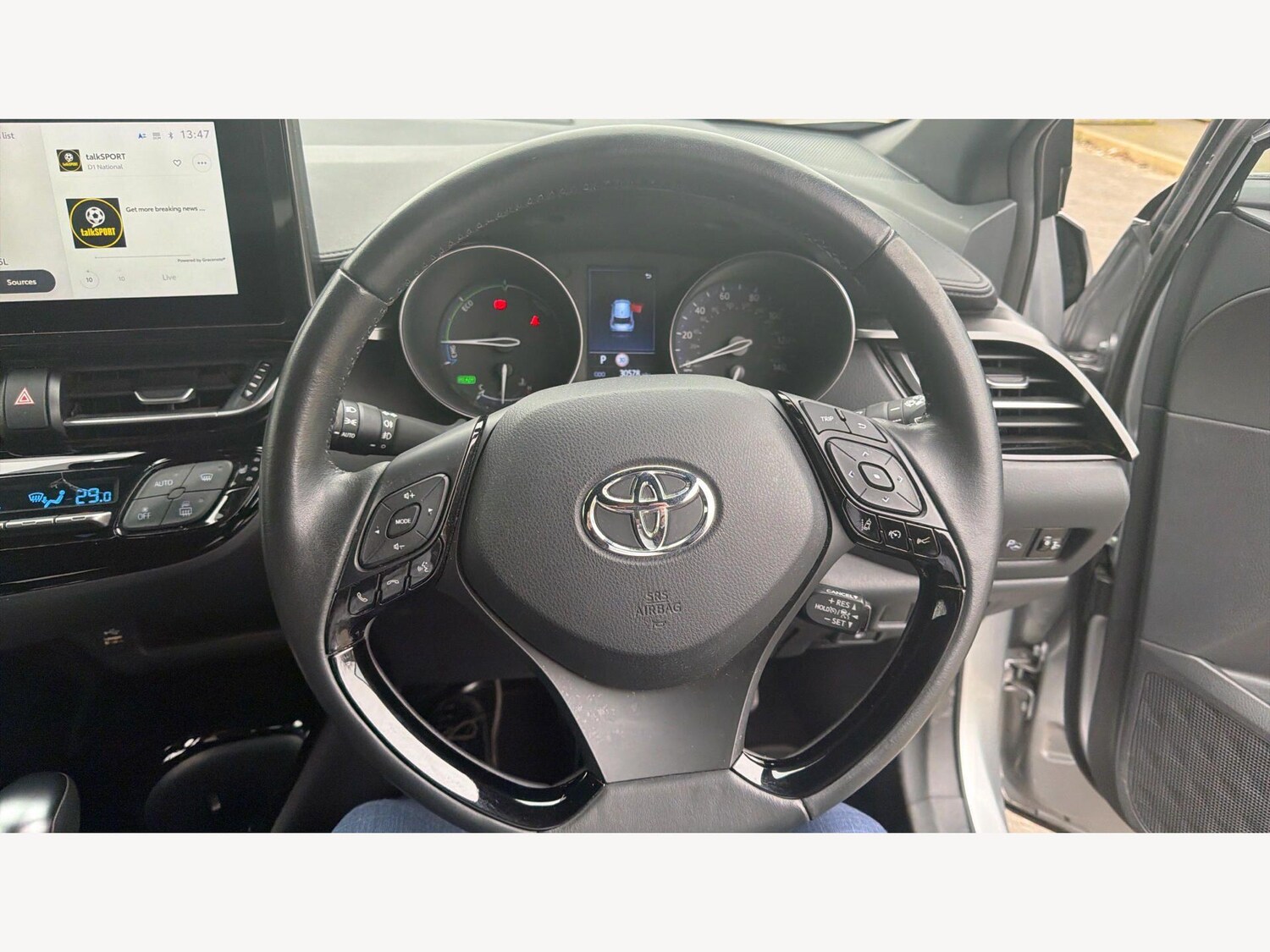 Used Toyota C-HR 2023 for sale - 77925981: Photo 8