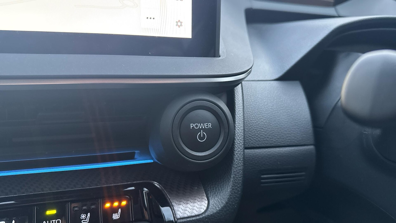 Used Toyota Prius 2025 for sale - 76997641: Photo 40