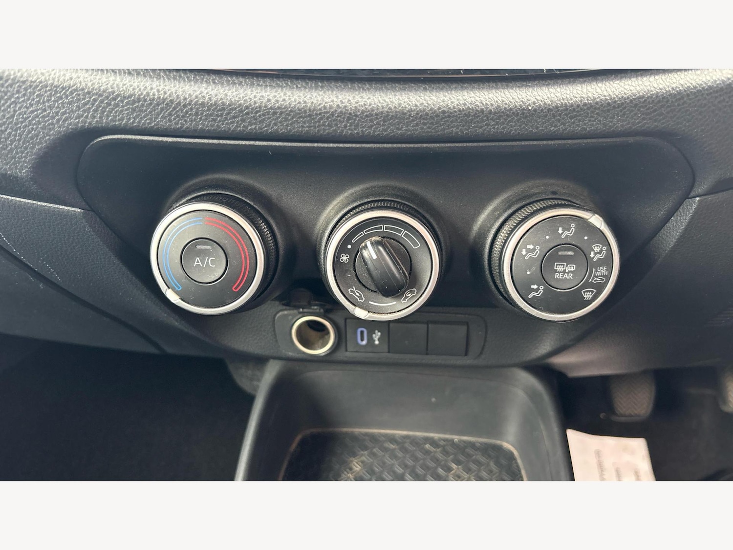 Used Toyota Aygo X 2024 for sale - 76832434: Photo 26