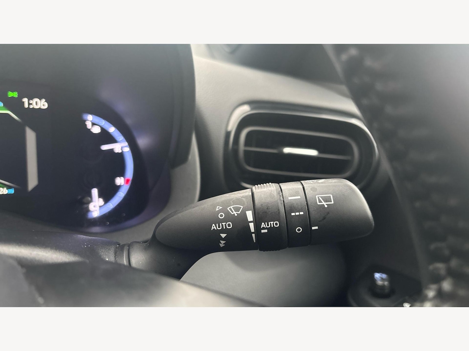 Used Toyota Yaris Cross 2024 for sale - 77351569: Photo 25