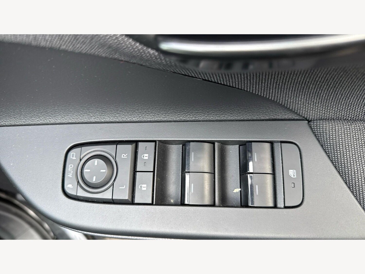 Used Toyota C-HR for sale - 77882292: Photo 22